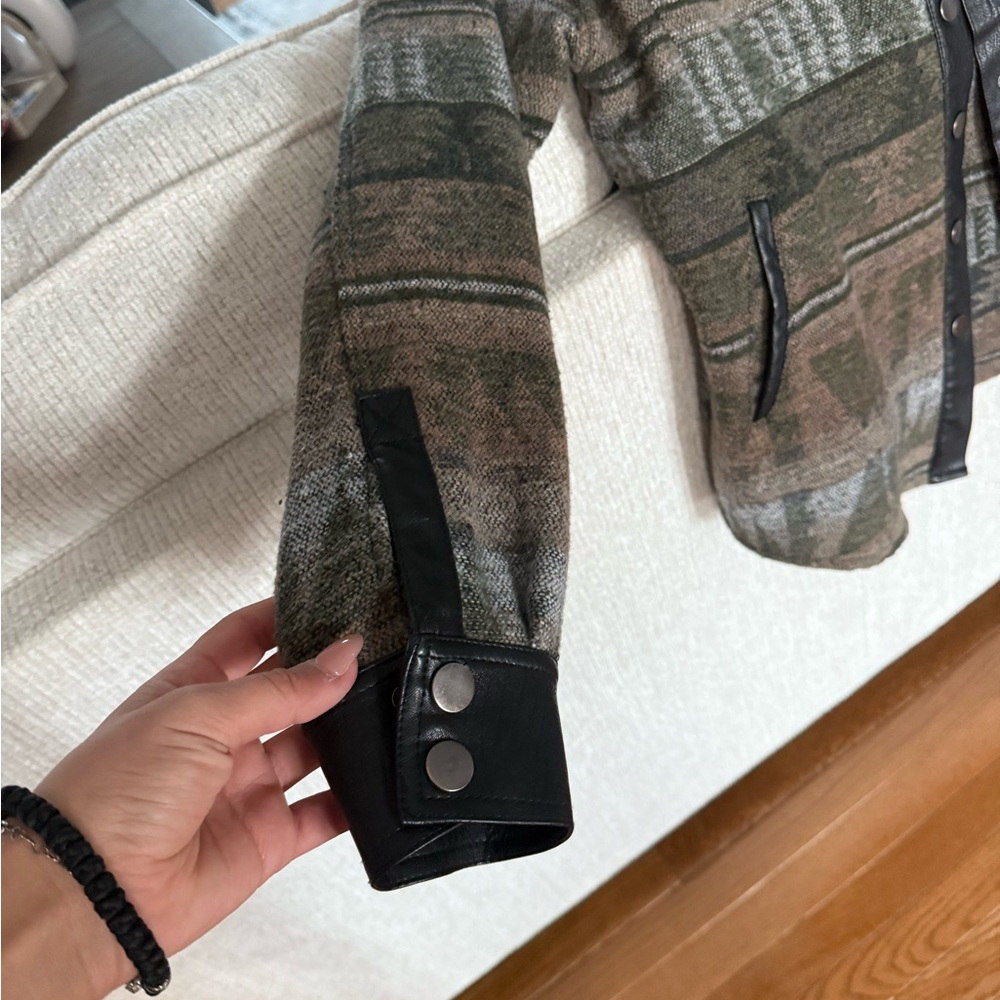 Women's BKE Patterned Jacket - Green and Brown - Picture 2 of 8